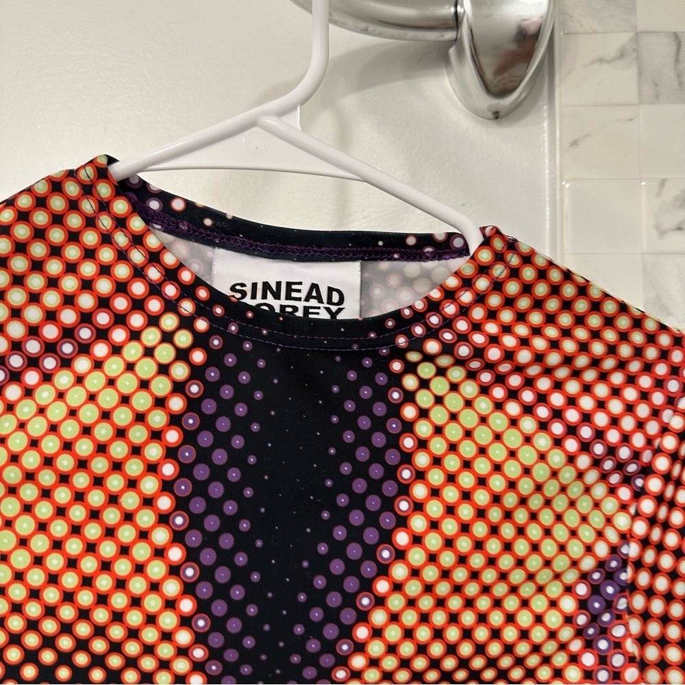 Sinead Gorey Size S/M Digitally Printed Curve Enhancing Top - Picture 8 of 10